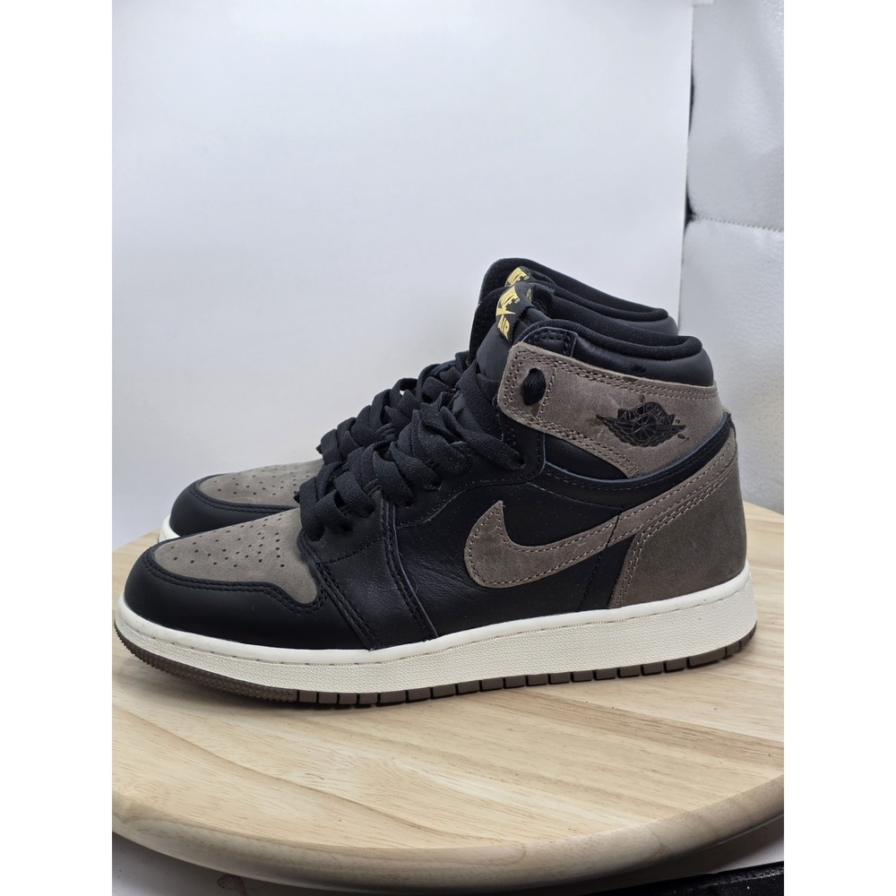 Mens Size 5.5Y - Jordan Air Jordan 1 Retro High OG GS Black Gray FD1437-020